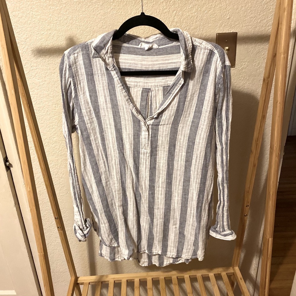 BeachLunchLounge • Striped, Linen Button-Down